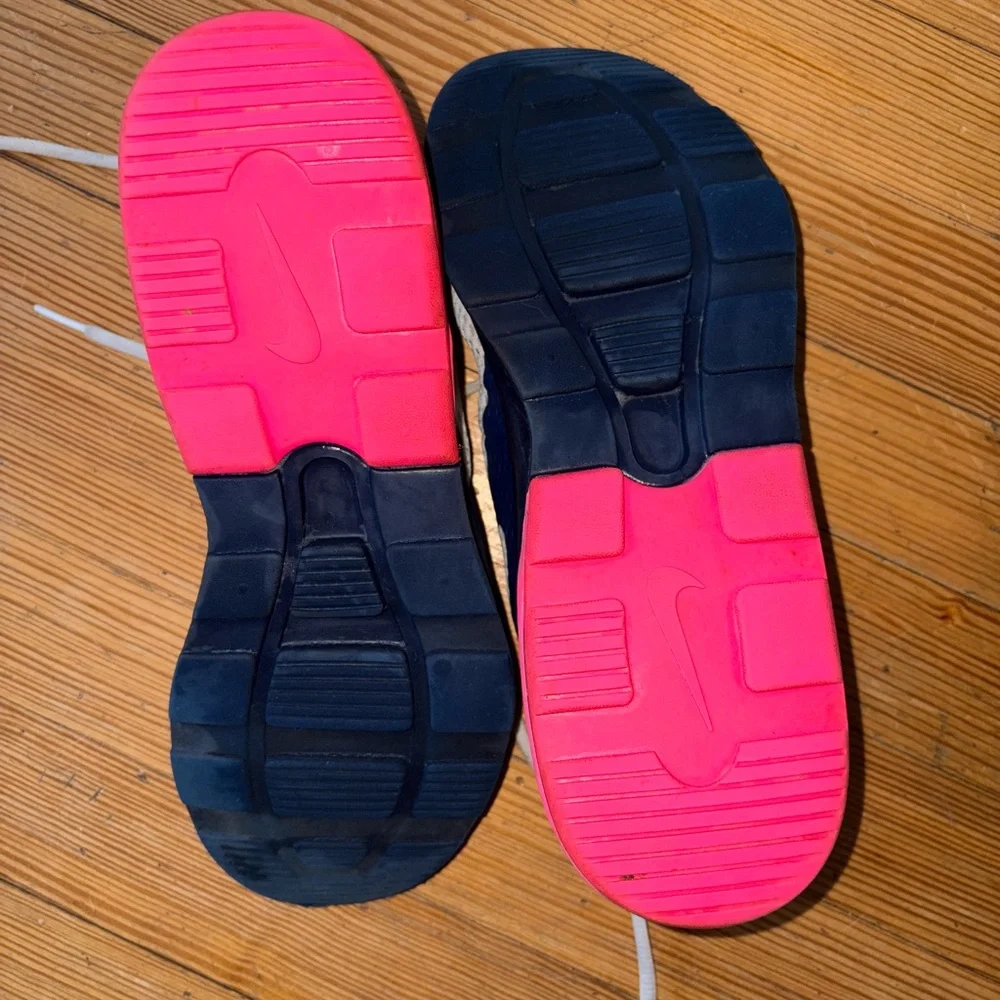 Nike White and Pink Sneakers with Yellow Swoosh - Picture 4 of 4